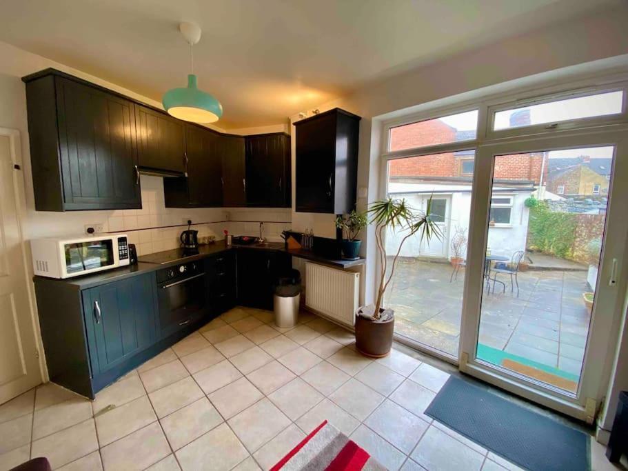 Brickworks - 2 Bedrooms, 15 Mins Walk To The Centre, With Garden Cardiff Luaran gambar